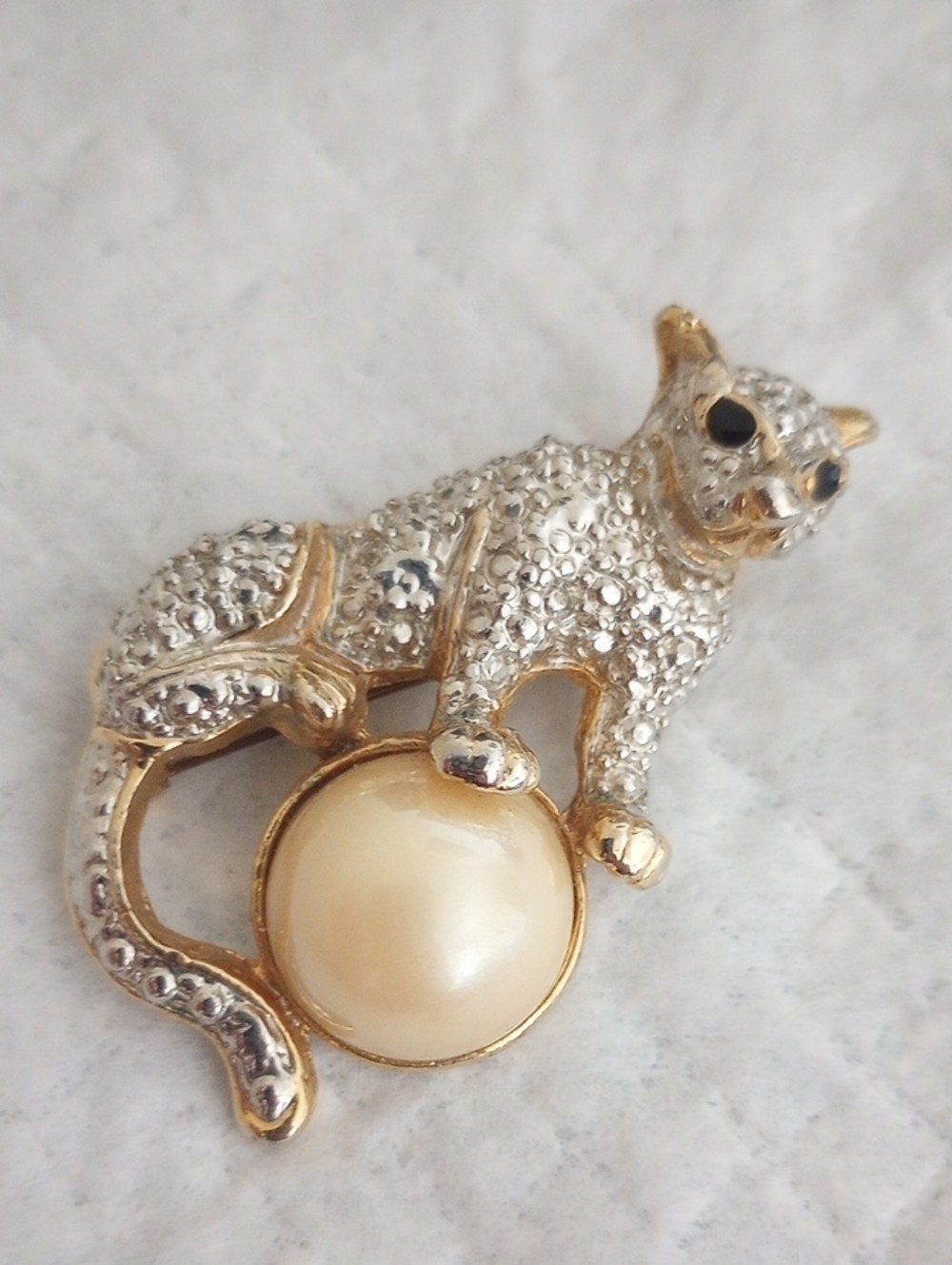 Cat Brooch and Keep Sake Trinket Box - Picture 3 of 6